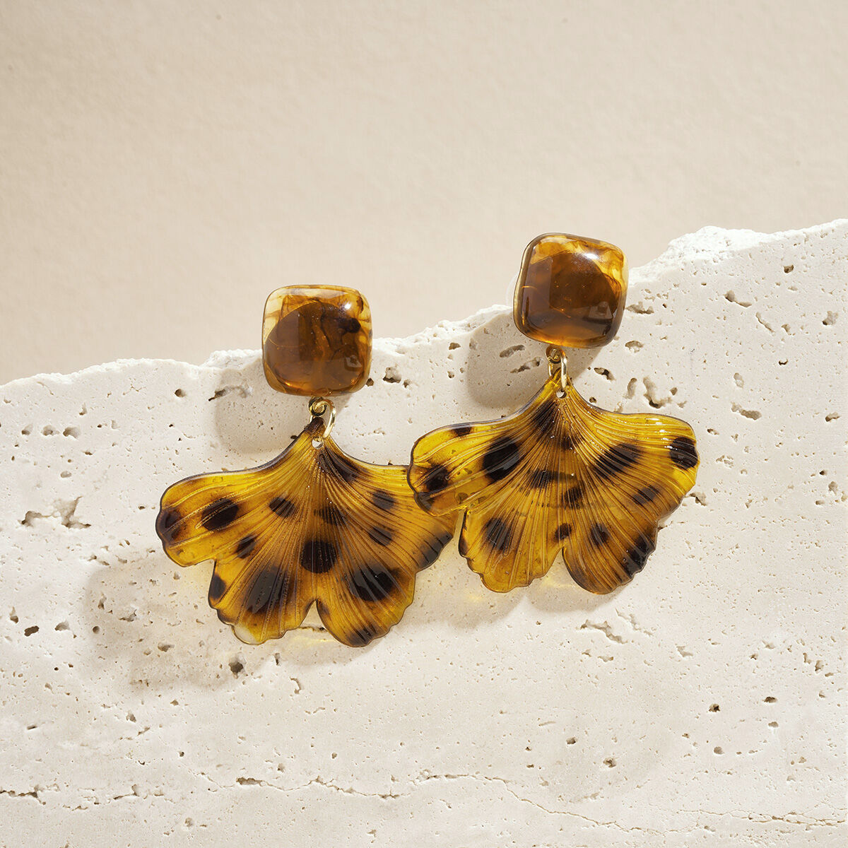 1 Pair Retro Leopard Leaf Acrylic Drop Earrings thumbnail 4