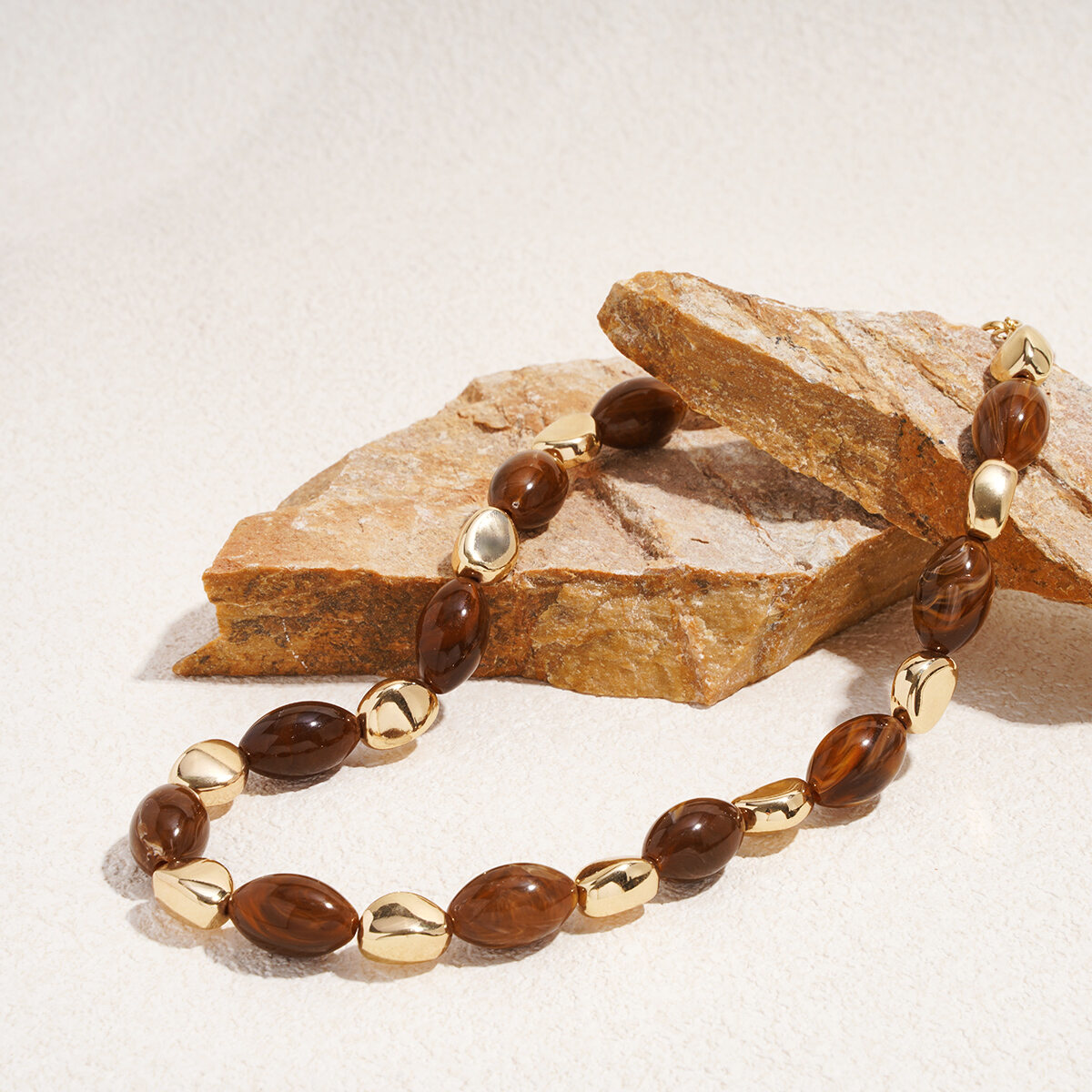 1 Piece Retro Irregular Shape Resin Beaded Necklace thumbnail 3