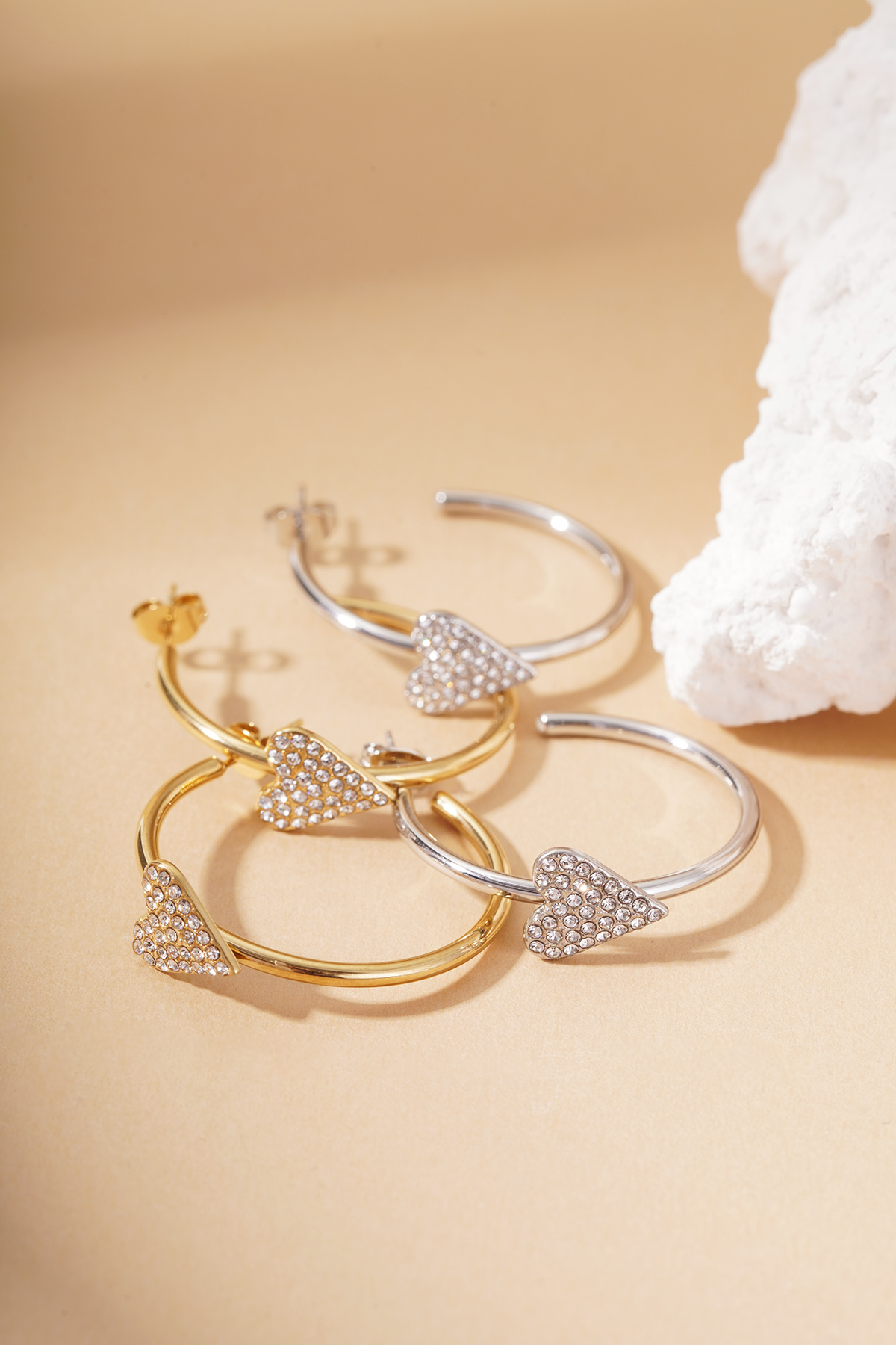 Heart hoop Earrings thumbnail 4