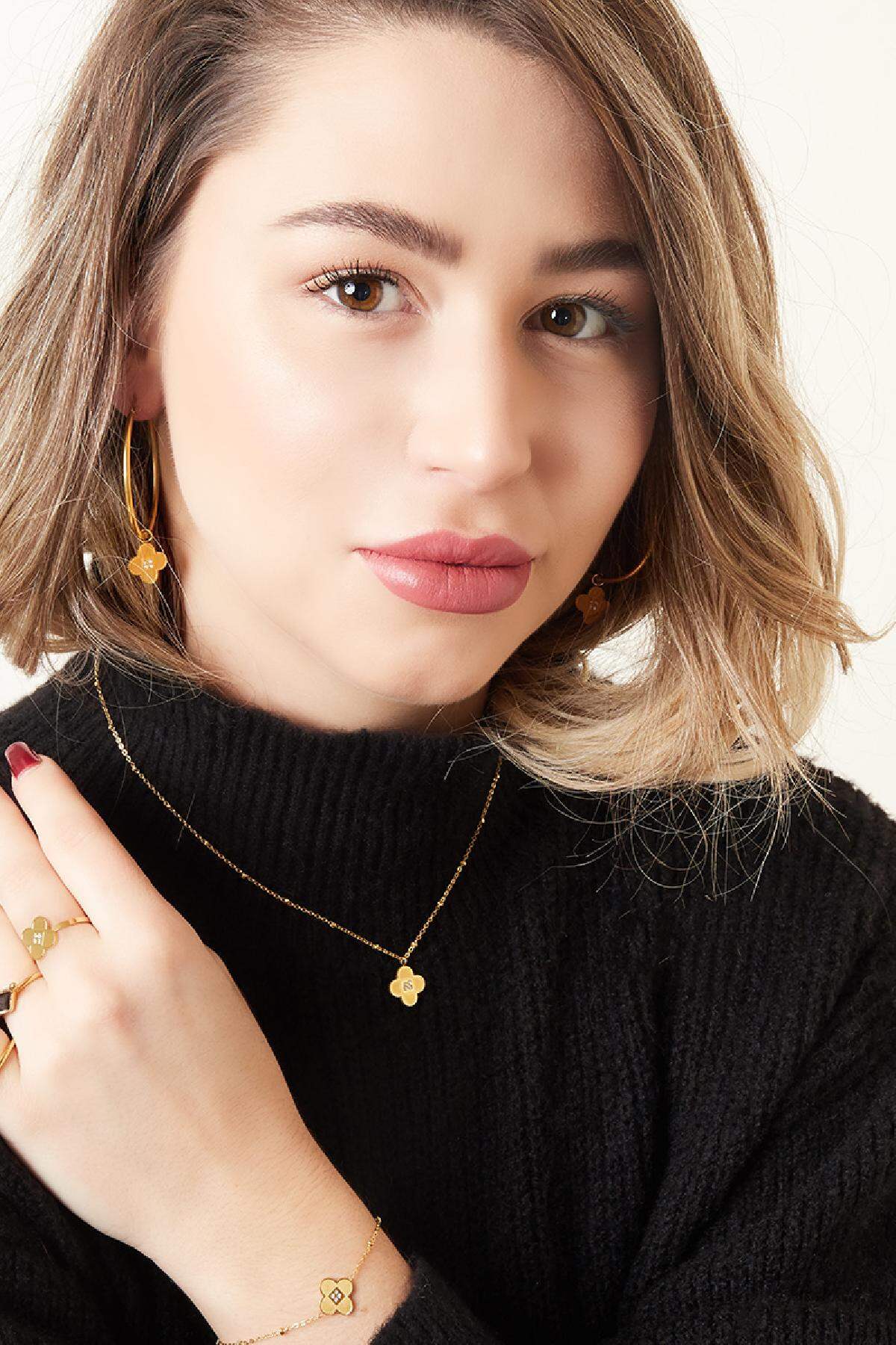 Necklace clover