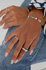 ring with details thumbnail 2