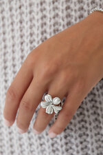 floral romance ring thumbnail 2