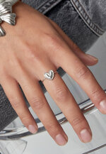 ring lover girl thumbnail 2