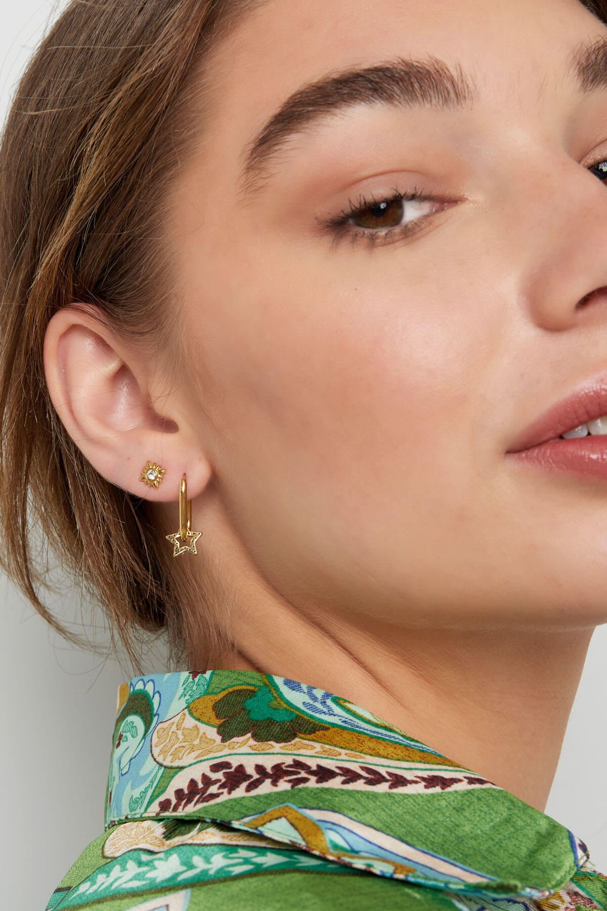 ear studs spark thumbnail 2