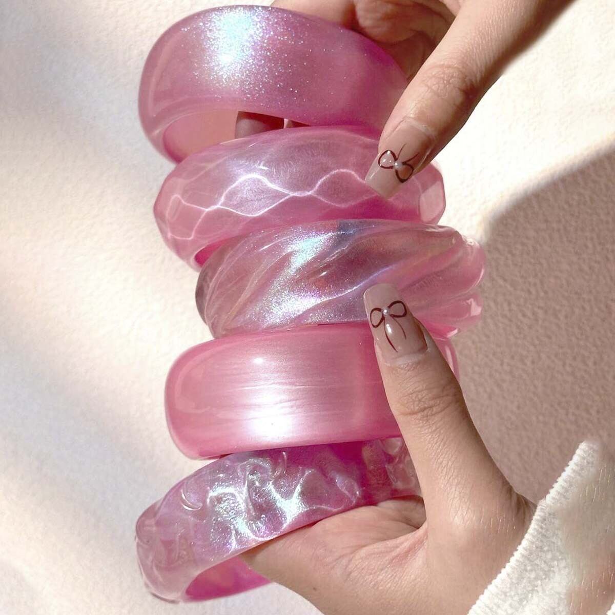Simple Geometric Pink Bracelet for Women thumbnail 4