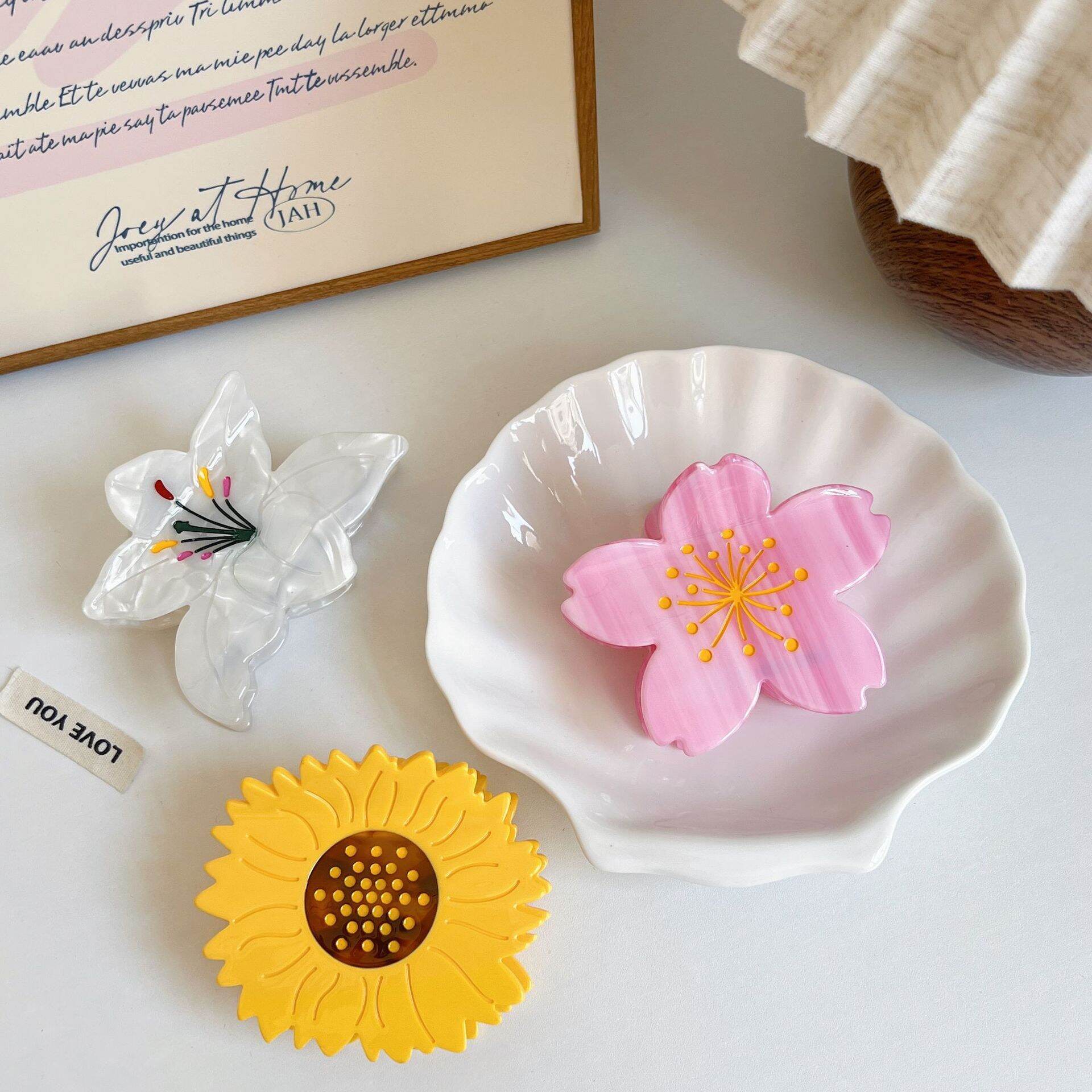 1 Pair Simple Series Sweet Flower Acetate Women's Hair Claws thumbnail 3