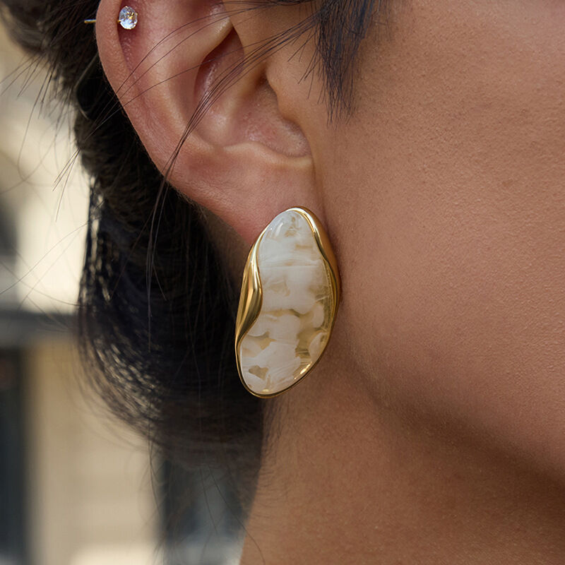 1 Pair Retro Irregular Shape Resin Gold Color Women's Stud Earrings thumbnail 4