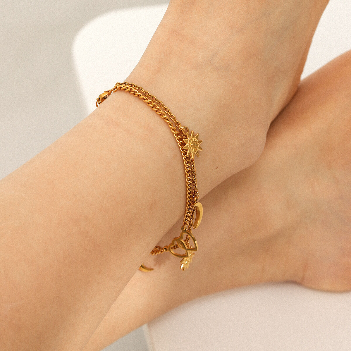 1 Piece Simple Heart&Moon Stainless Steel Waterproof Gold Color Anklets thumbnail 3