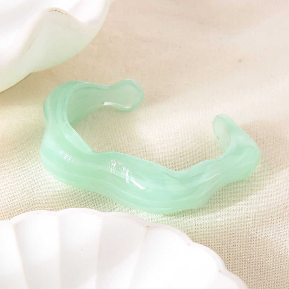 1 Piece Simple Elegant Flower Irregular Shape Resin Women's Cuff Bracelets