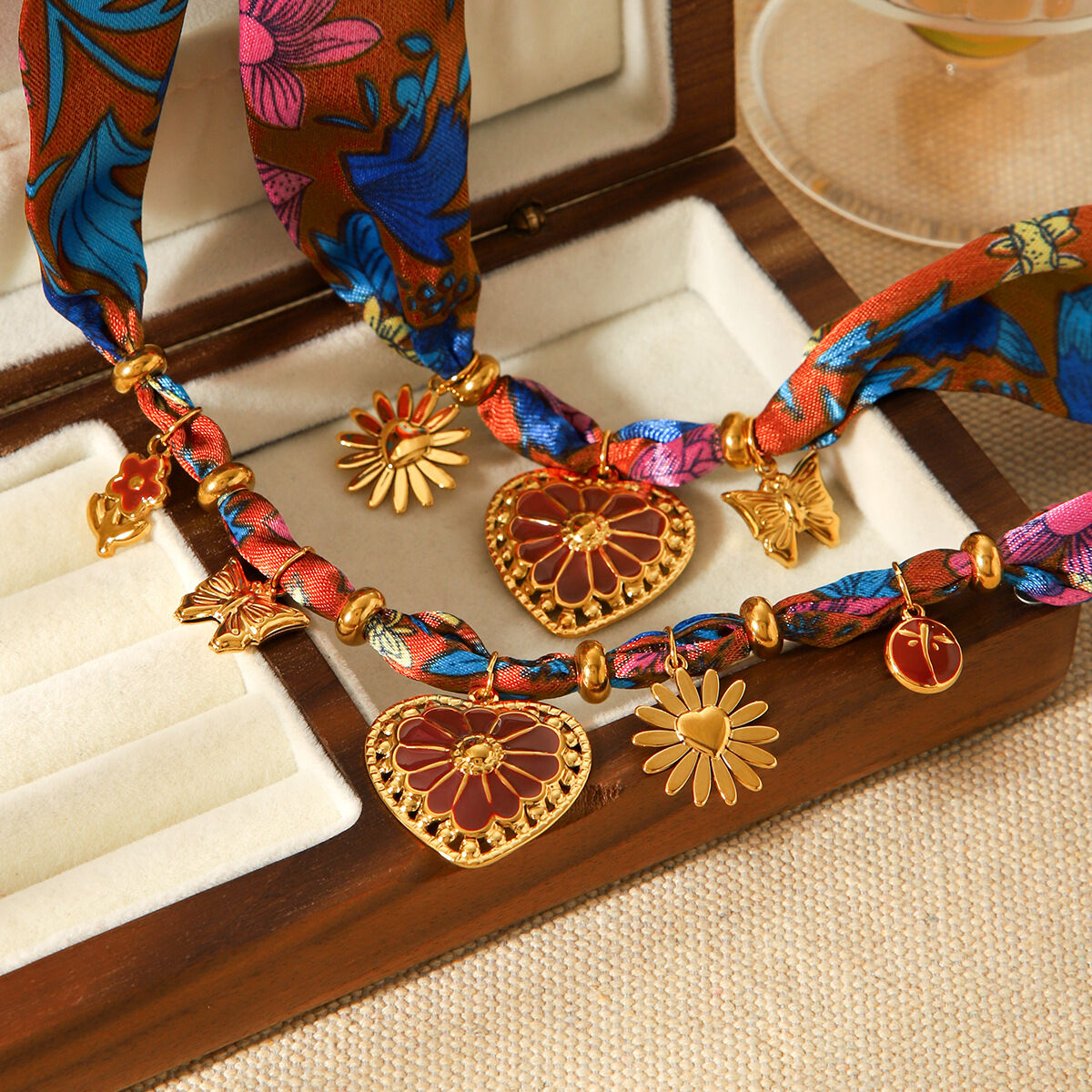 Enamel Heart Gold Color Fabric Necklace Set 2