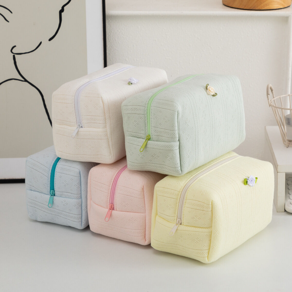 1 Piece Sweet Flower Polyester Makeup Bag 2