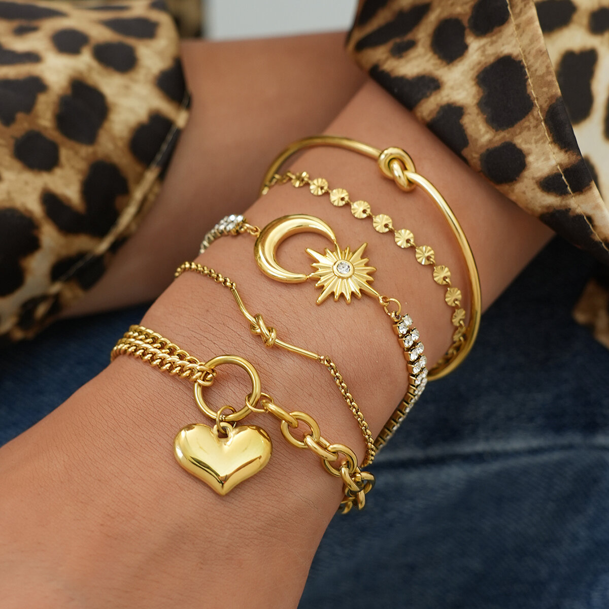 1 Piece Simple Retro Heart Moon Stainless Steel Waterproof Gold Color Women's Jewelry Sets thumbnail 6