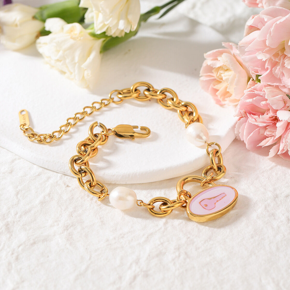 1 Piece Cute Key Stainless Steel Waterproof Gold Color Women's Charm Bracelets thumbnail 3