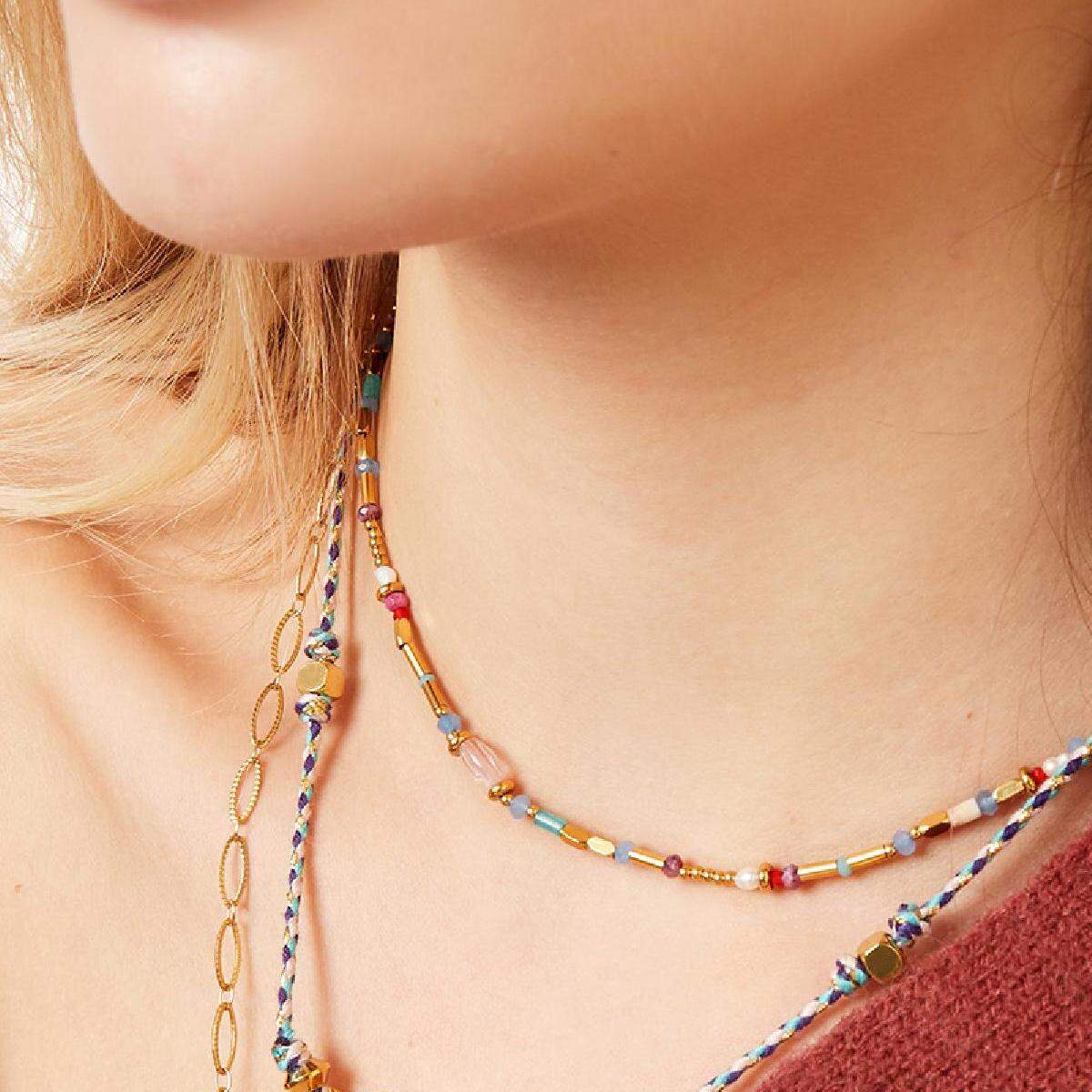 Beaded necklace thumbnail 3