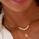 Necklace pearls in the middle thumbnail 4