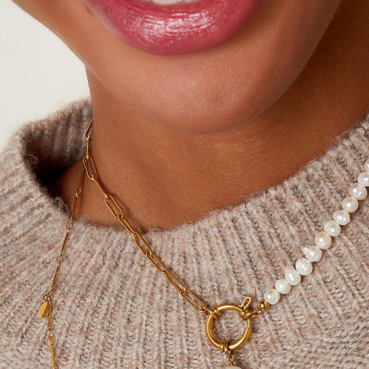 Necklace pearly side thumbnail 4